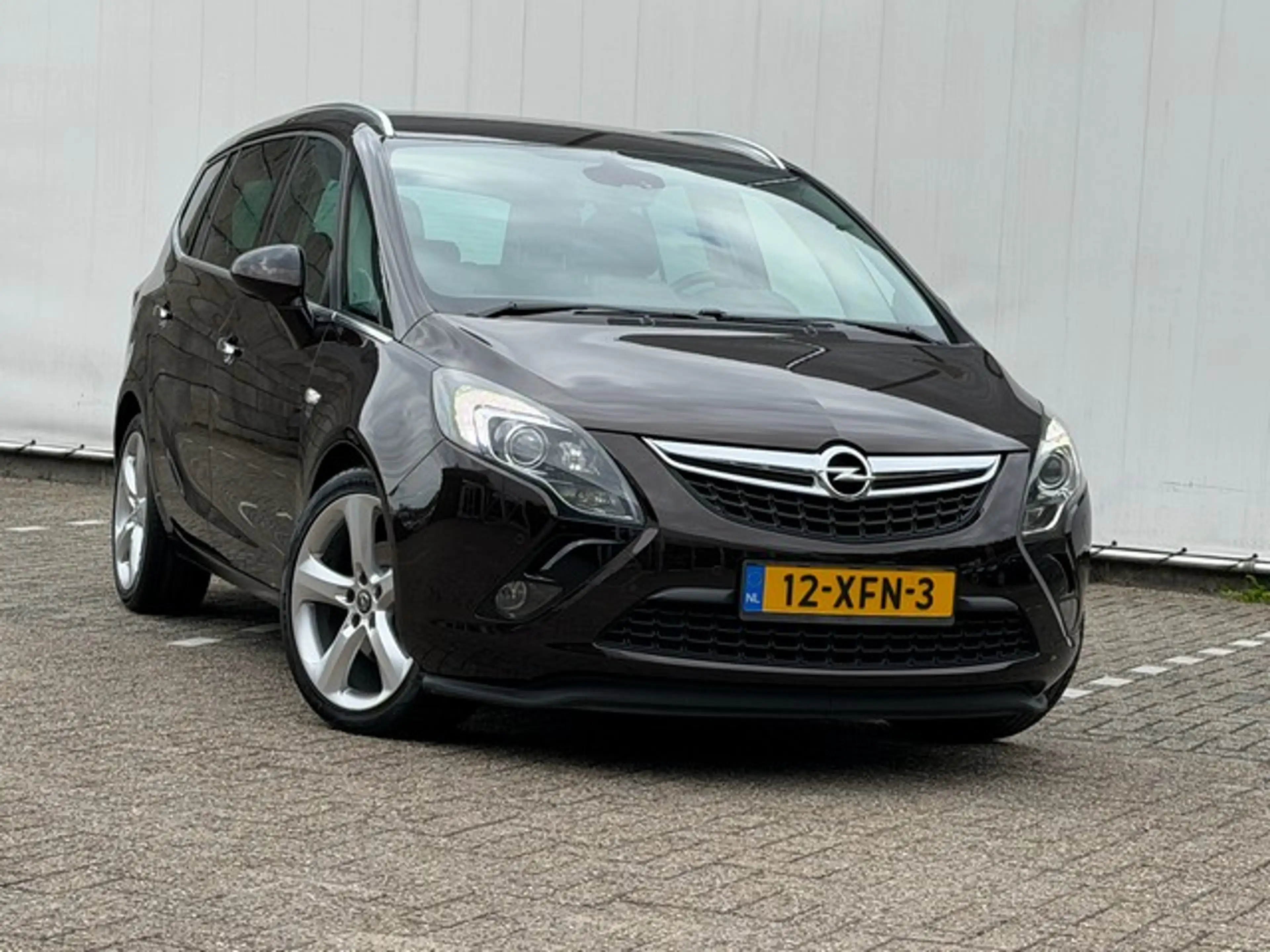 Opel Zafira Tourer 1.4 Turbo Cosmo met Navigatie, AGR, 19inch, Climat — photo 21