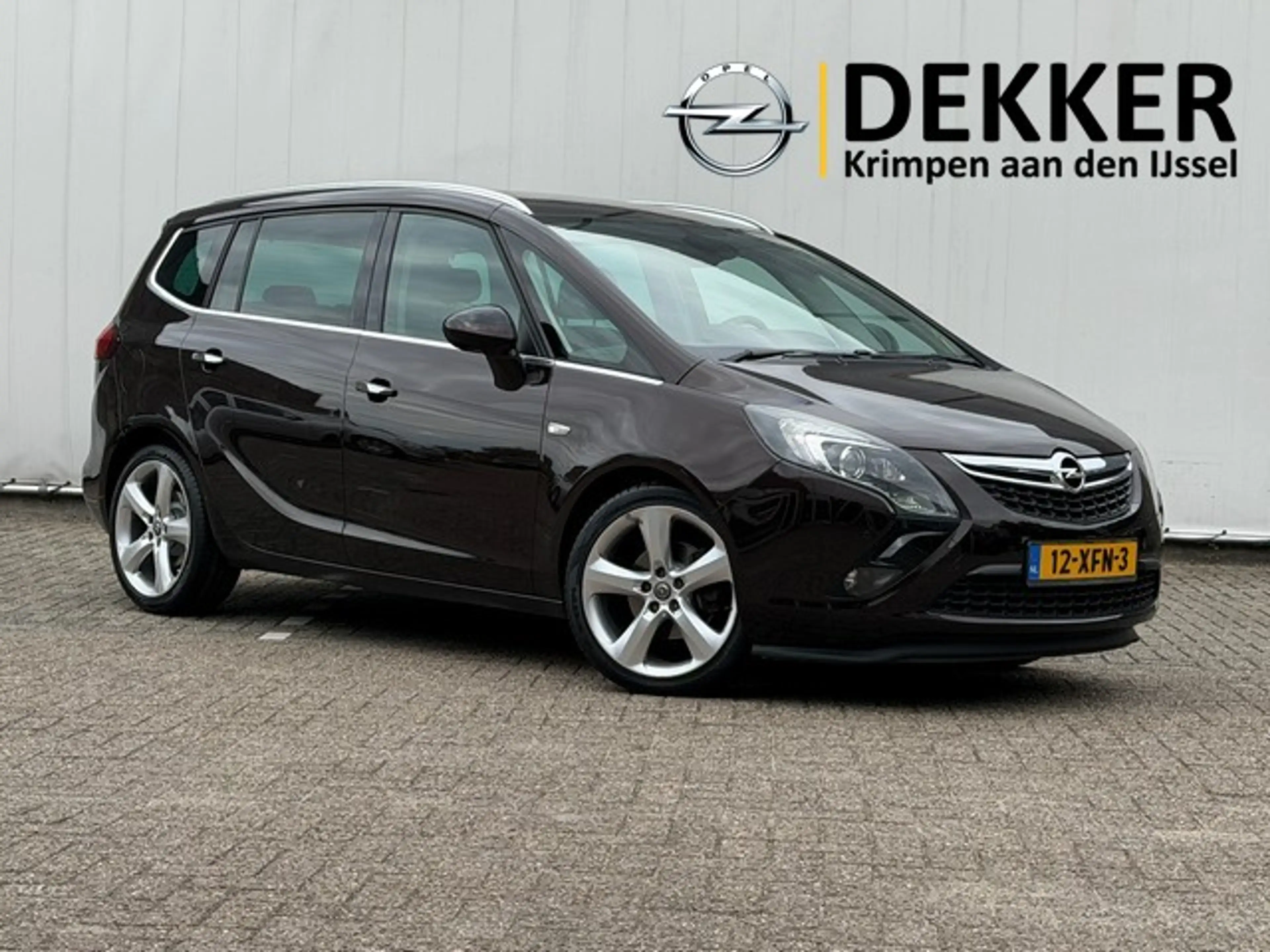 Opel Zafira Tourer 1.4 Turbo Cosmo met Navigatie, AGR, 19inch, Climat