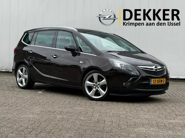 Opel Zafira Tourer 1.4 Turbo Cosmo met Navigatie, AGR, 19inch, Climat