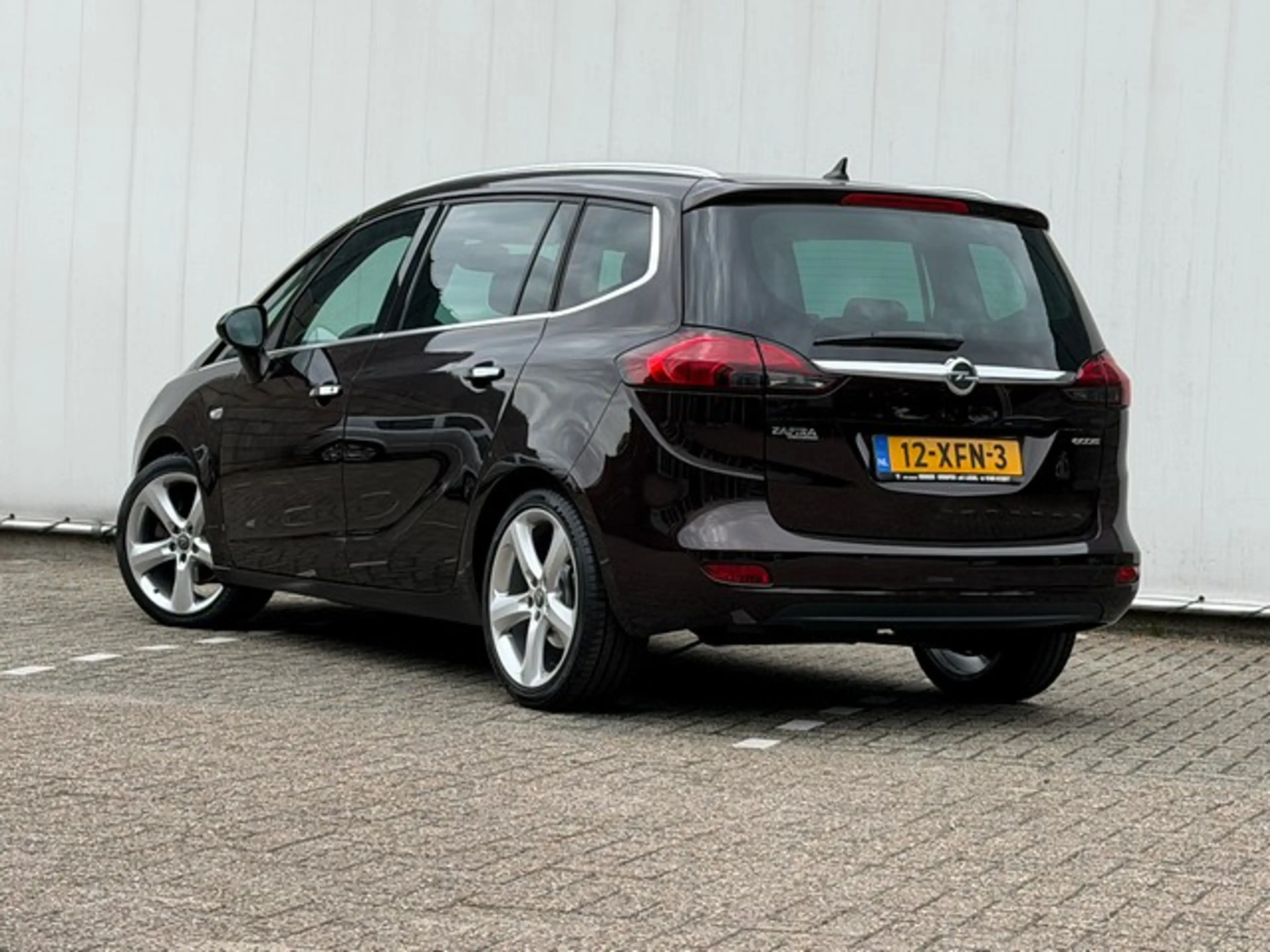 Opel Zafira Tourer 1.4 Turbo Cosmo met Navigatie, AGR, 19inch, Climat — photo 4