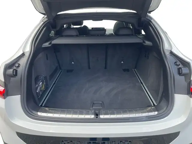 BMW X4 view 8
