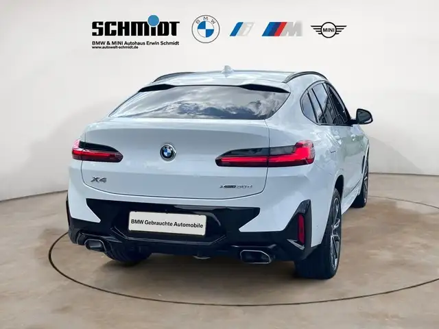 BMW X4 view 5