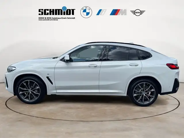 BMW X4 view 3