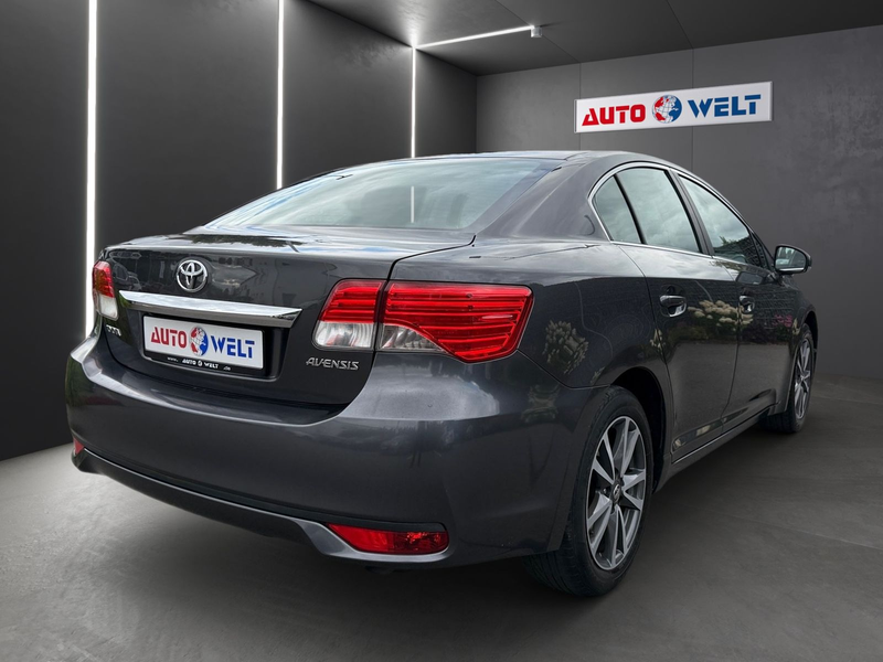 Toyota Avensis 1.6 Edition Kamera Tempomat Sitzheizung — photo 4