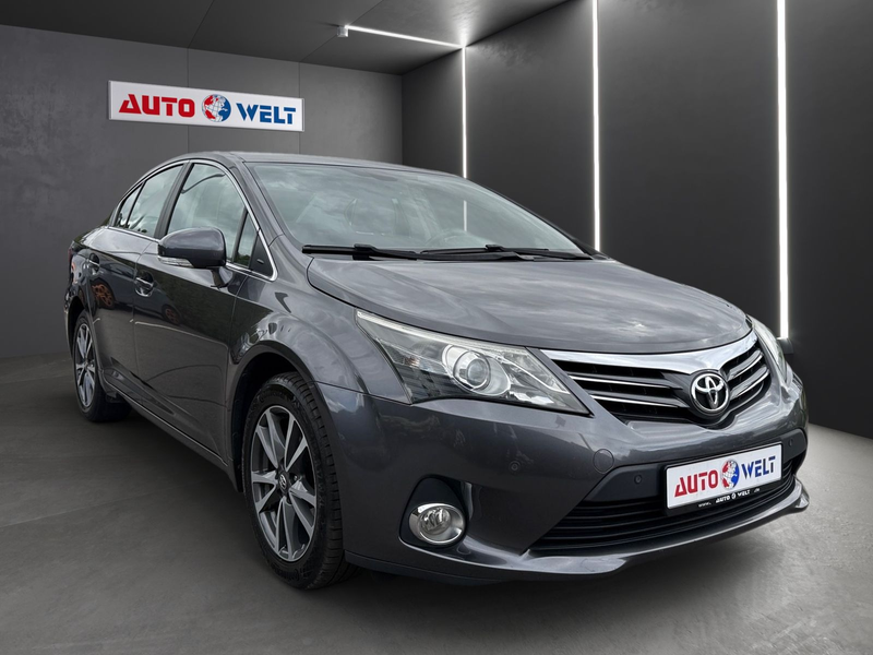 Toyota Avensis 1.6 Edition Kamera Tempomat Sitzheizung — photo 2