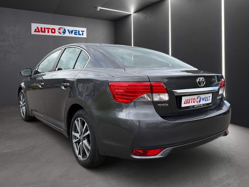 Toyota Avensis 1.6 Edition Kamera Tempomat Sitzheizung — photo 5