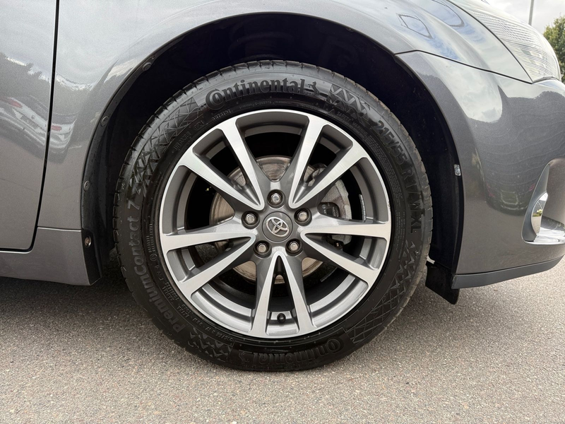 Toyota Avensis 1.6 Edition Kamera Tempomat Sitzheizung — photo 15