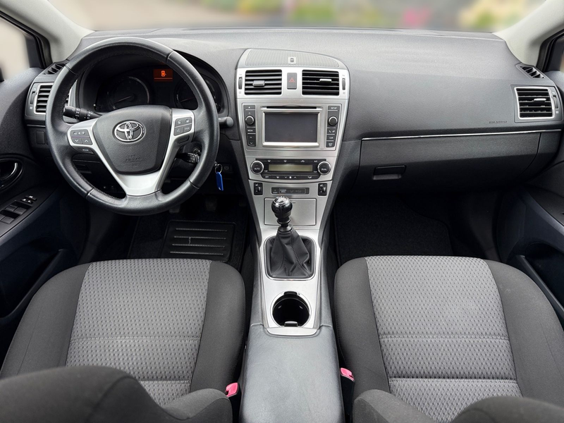 Toyota Avensis 1.6 Edition Kamera Tempomat Sitzheizung — photo 11