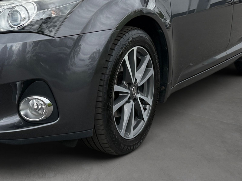 Toyota Avensis 1.6 Edition Kamera Tempomat Sitzheizung — photo 8