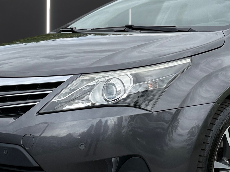 Toyota Avensis 1.6 Edition Kamera Tempomat Sitzheizung — photo 7