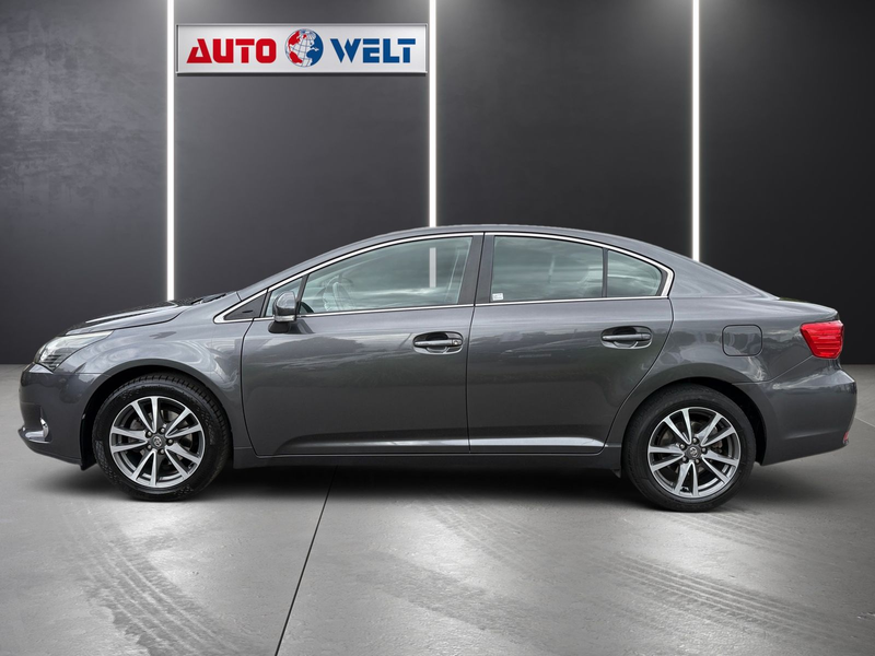 Toyota Avensis 1.6 Edition Kamera Tempomat Sitzheizung — photo 6
