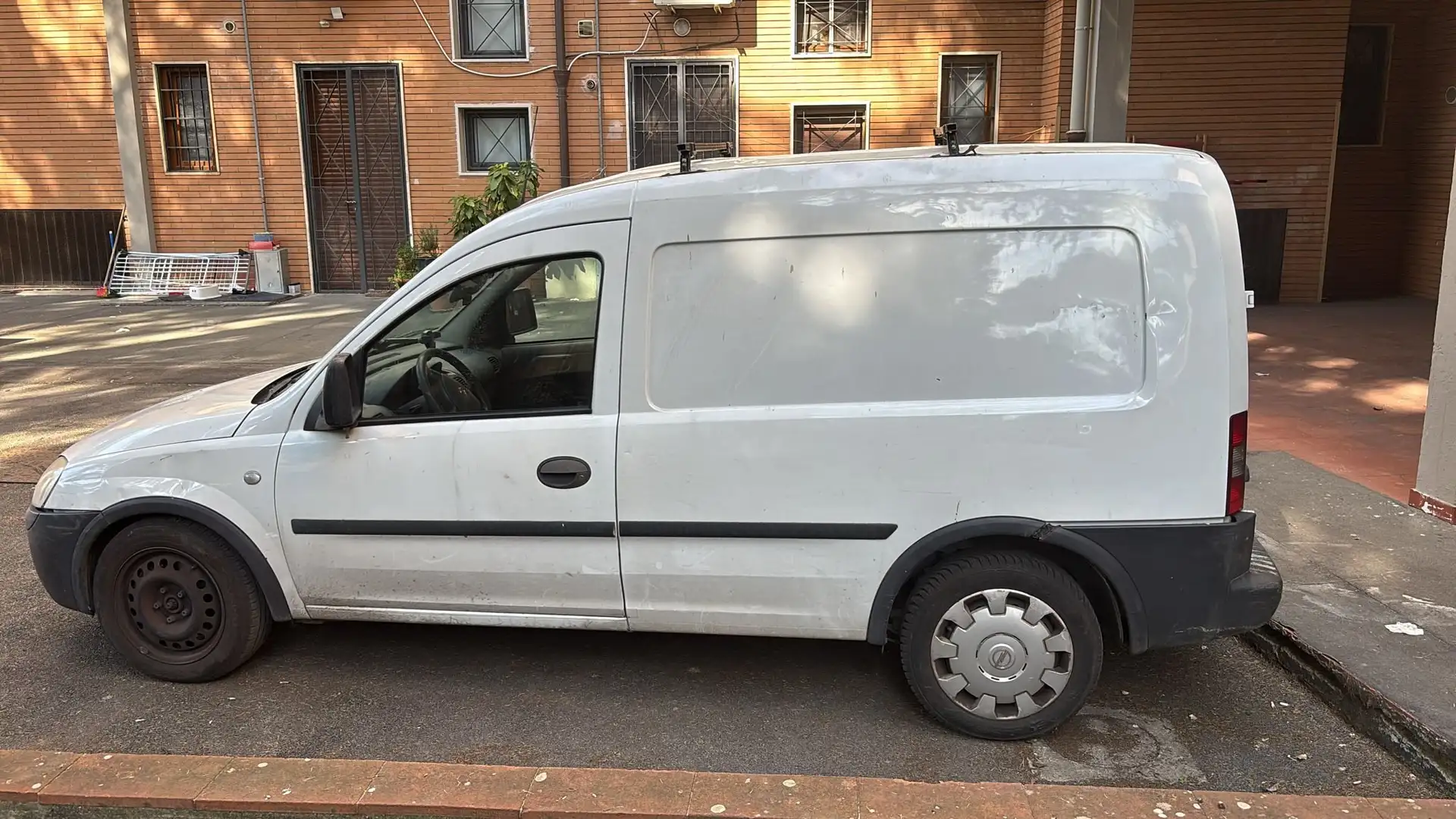 Opel Combo Bianco - 1