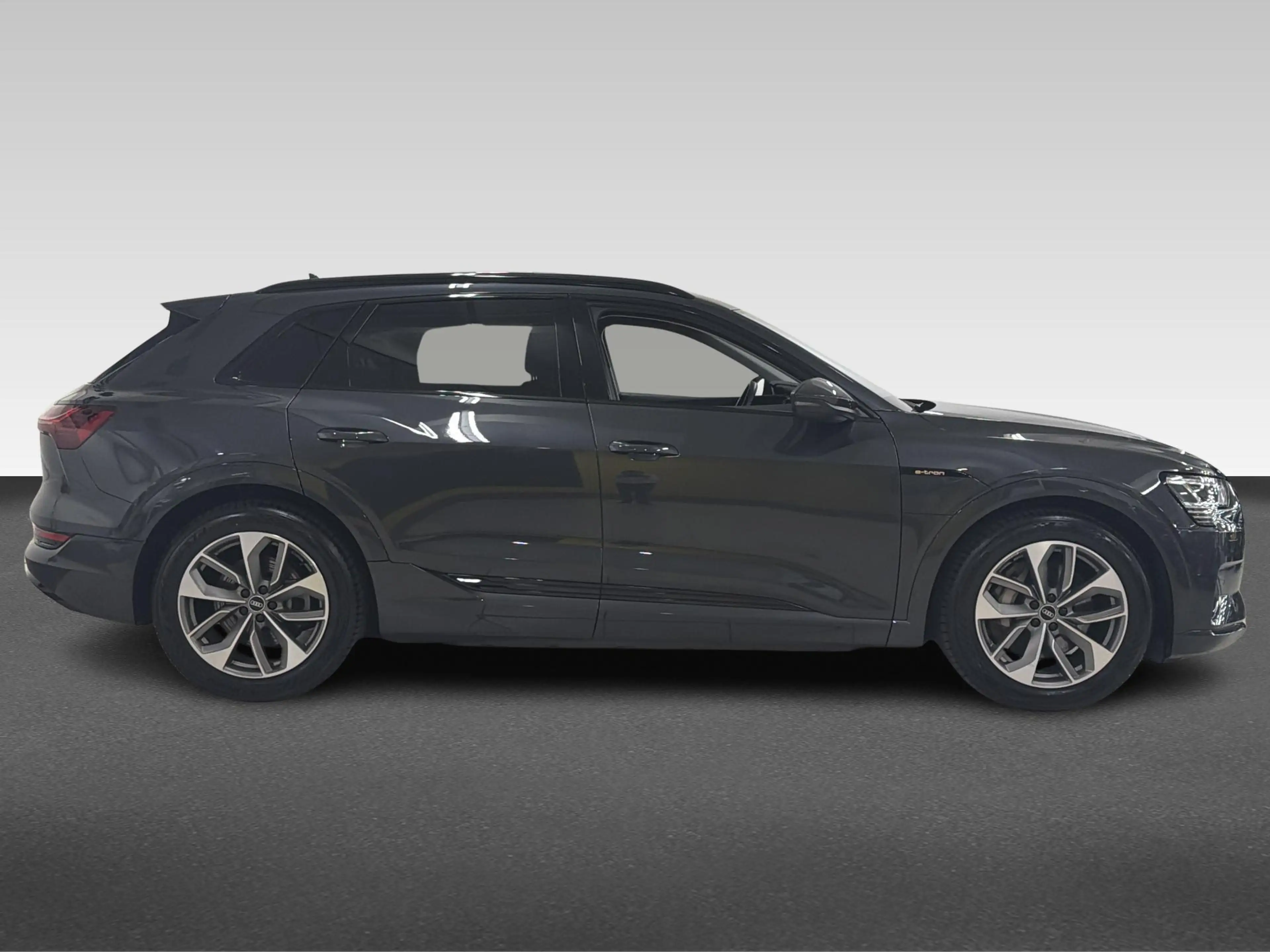 Audi e-tron | SoH 92,6% | | Achteruitrijcamera | Sportstoelen — photo 9