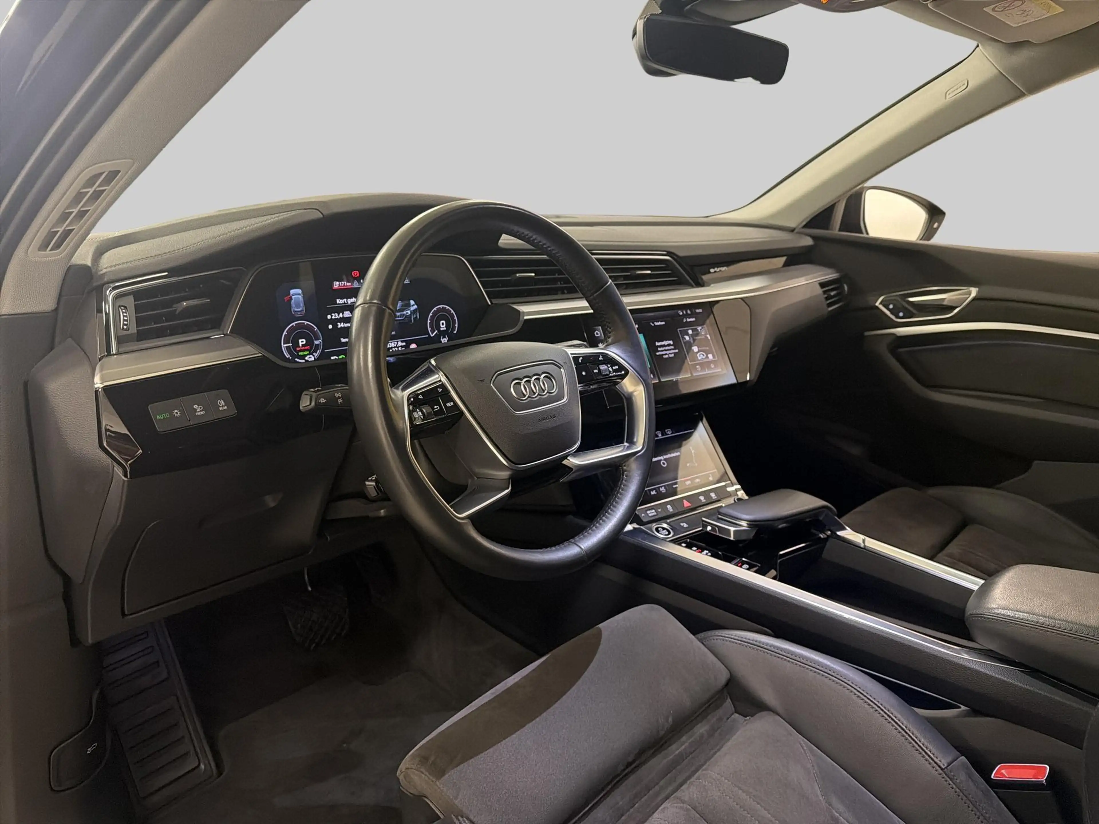 Audi e-tron | SoH 92,6% | | Achteruitrijcamera | Sportstoelen — photo 4