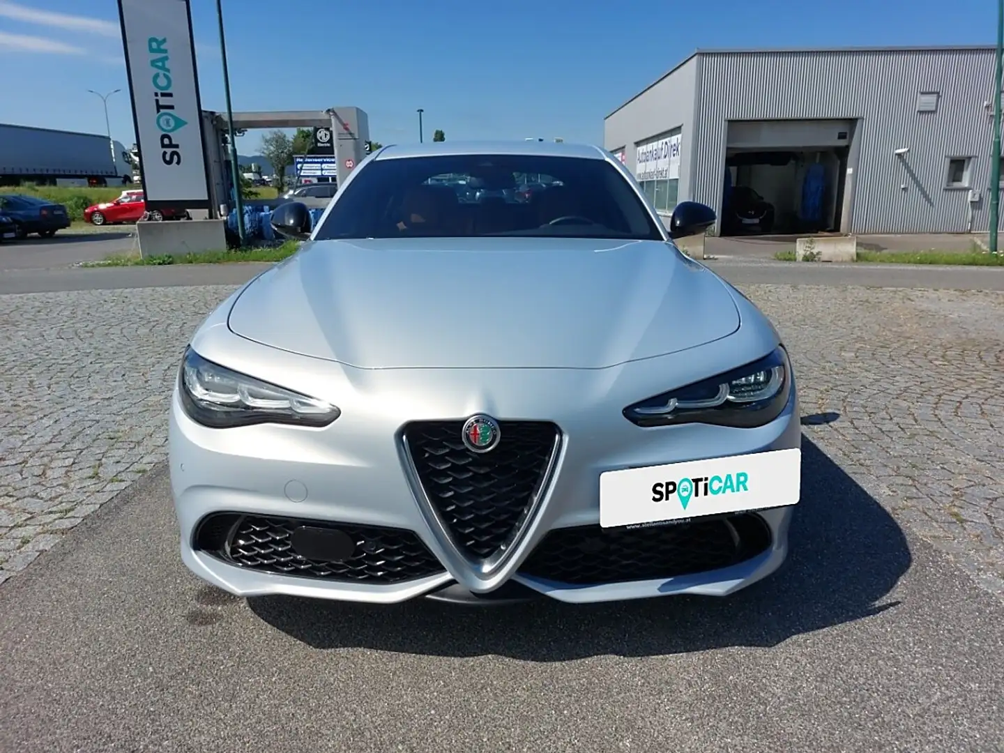 Alfa Romeo Giulia Ti 2,2 16V 210 AT8 Q4 AWD Silber - 2
