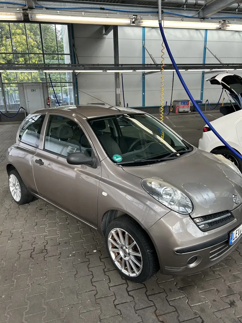 Nissan Micra - 1