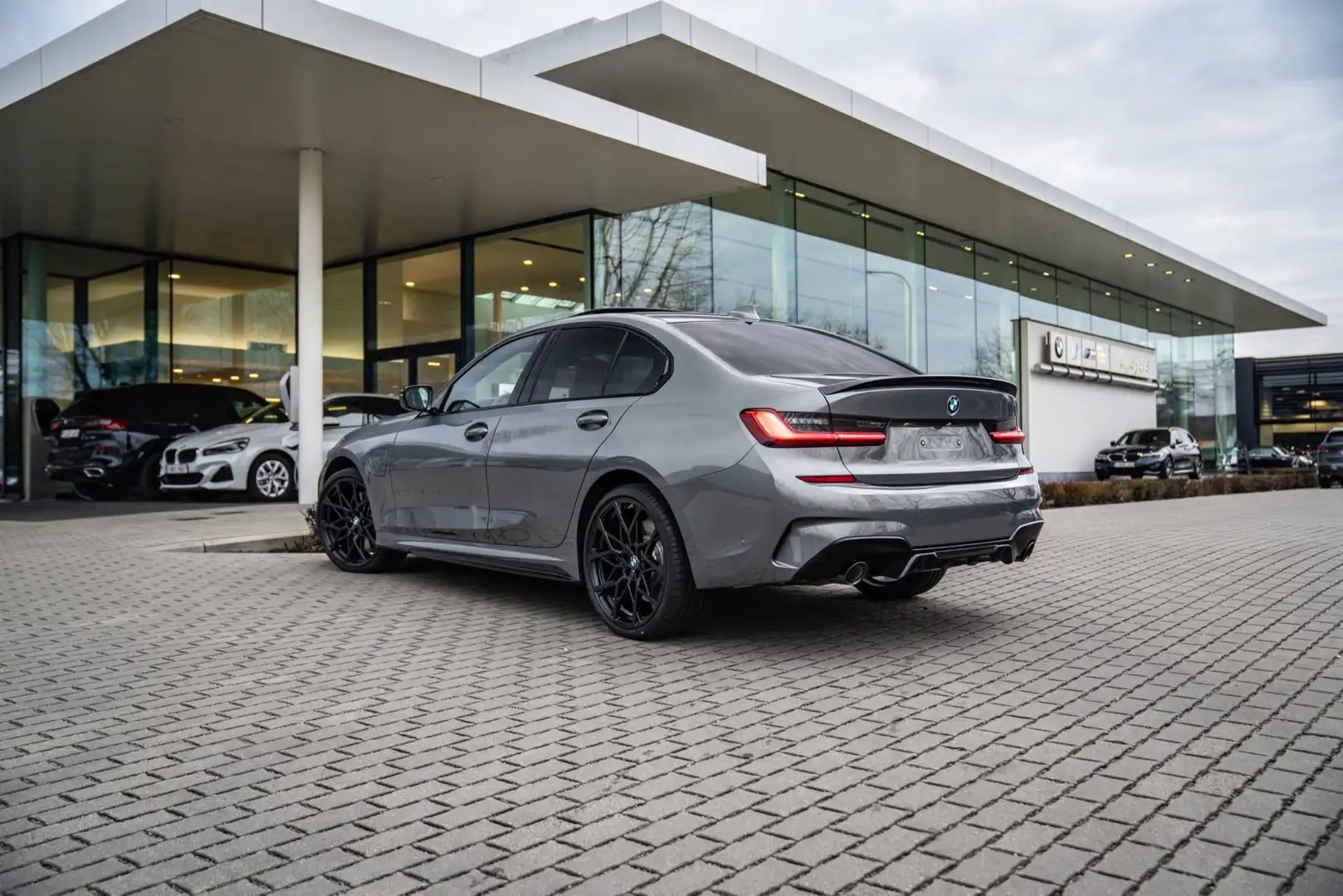 BMW Active Hybrid 3 bmw 330e - 2