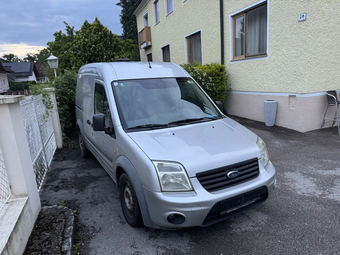 Ford Transit Connect Grau - 2