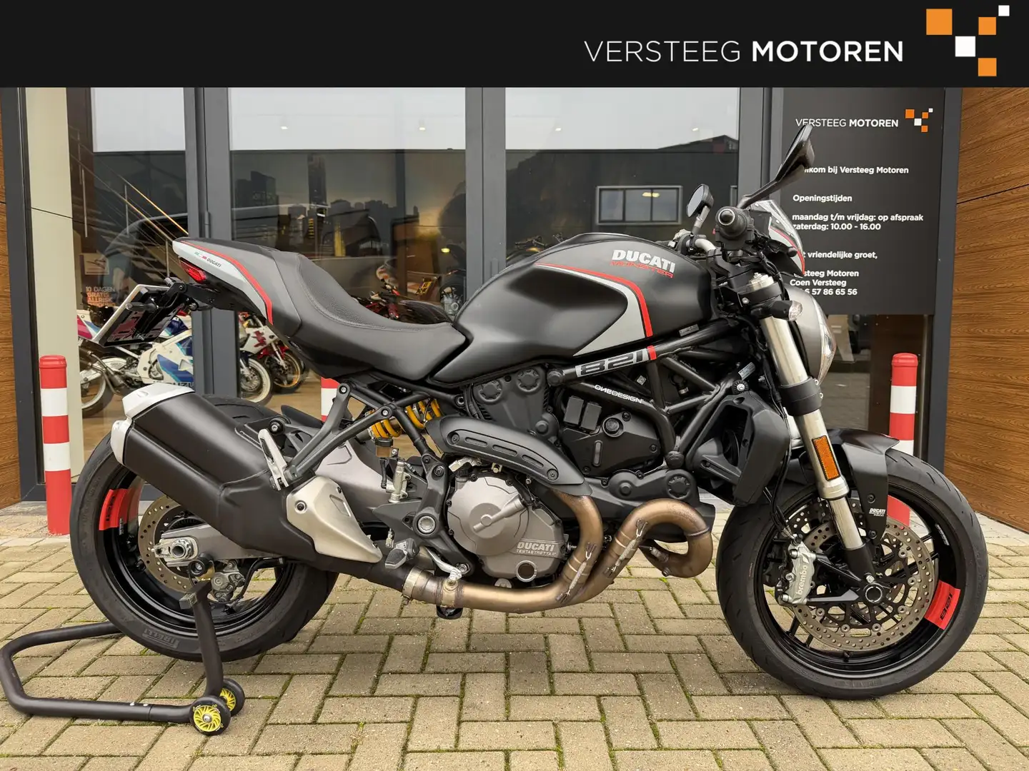 Ducati Monster 821 Stealth ABS Zwart - 1