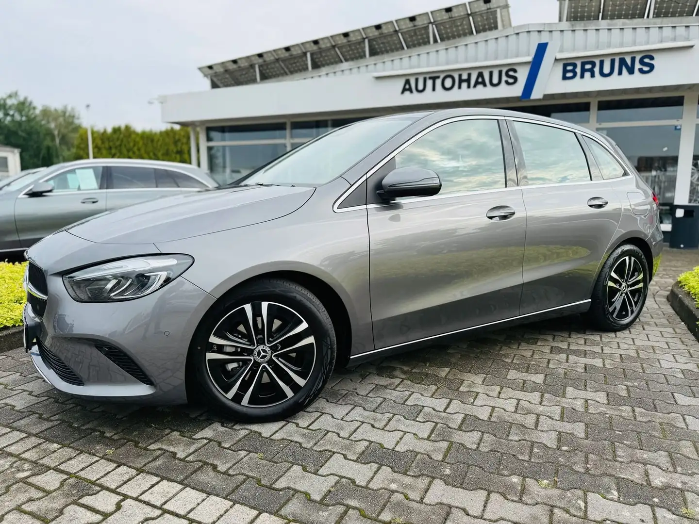 Mercedes-Benz B 200 PROGRESSIVE, Autom., Memory, LED, AHK, RFK, Navi Gris - 2