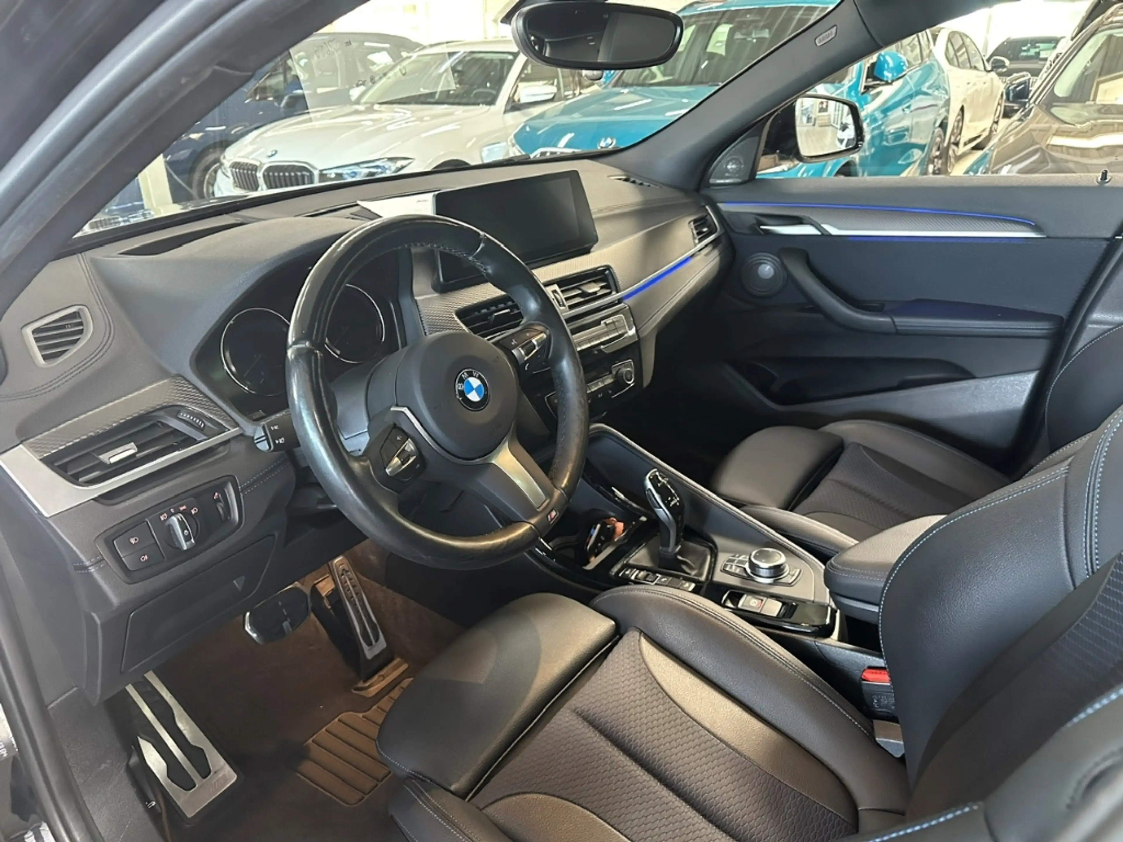 BMW X2 xDrive 20iA M-Sport Sportpaket HUD El. Panodach Pa — photo 9