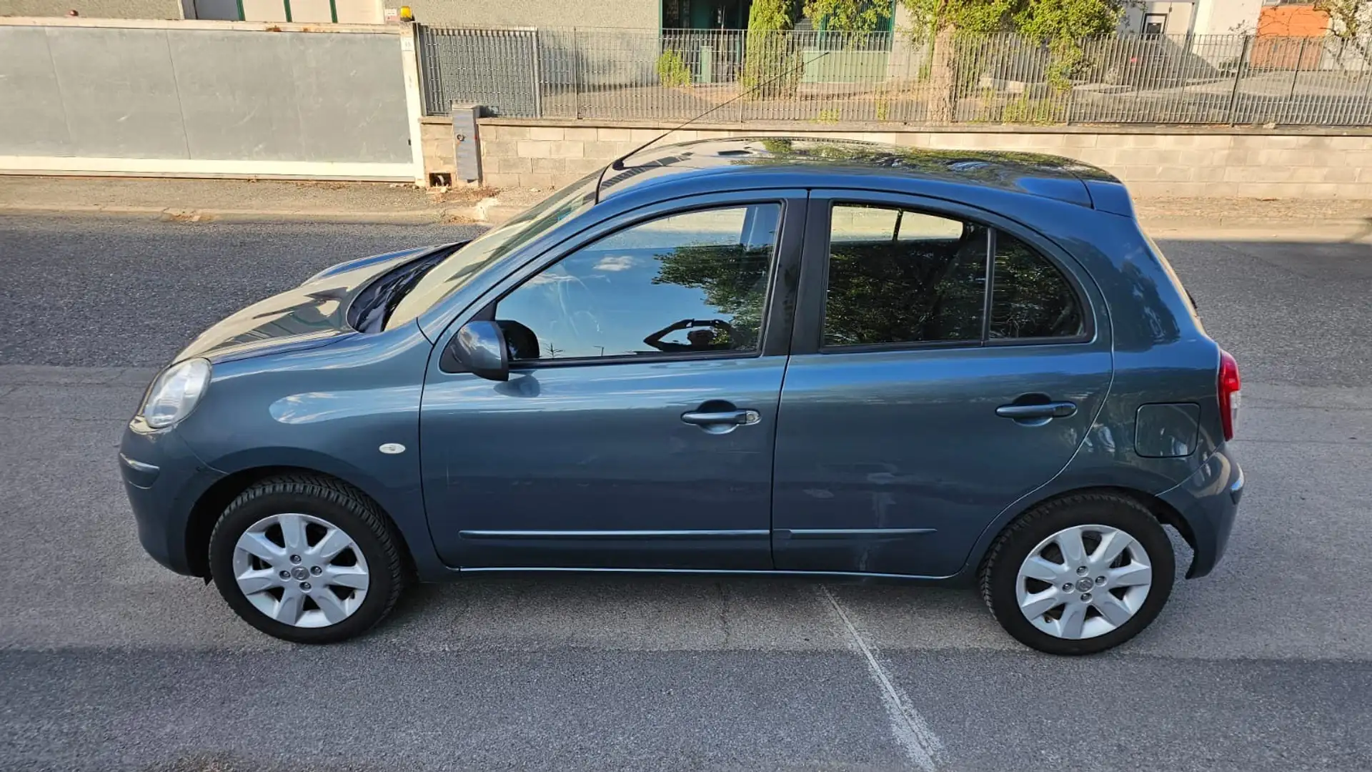 Nissan Micra molto bello - 2