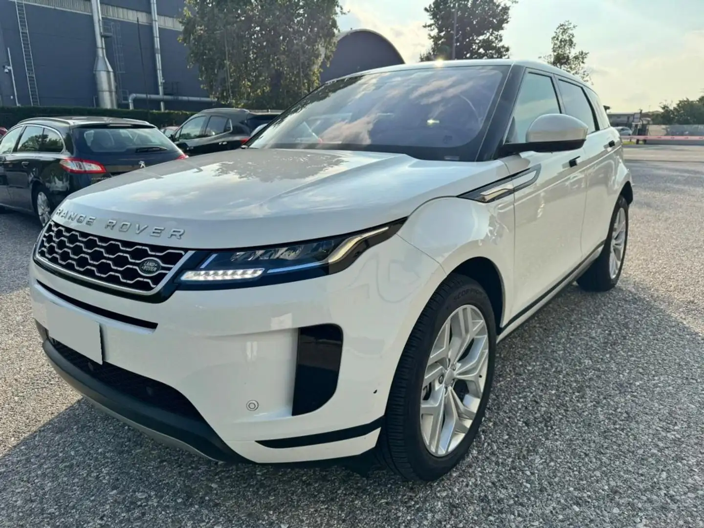 Land Rover Range Rover Evoque 1.5 I3 PHEV 300 CV AWD Auto R-Dynamic HSE Weiß - 1