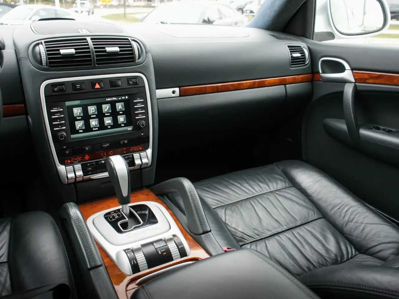 Porsche Cayenne снимка Porsche Cayenne
