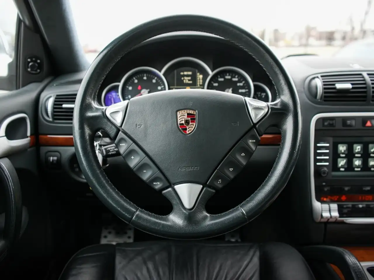 Porsche Cayenne снимка Porsche Cayenne