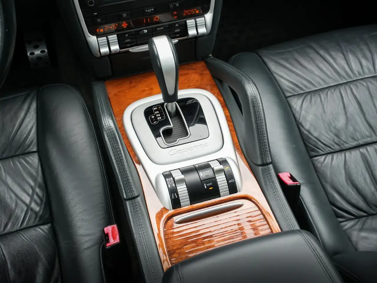 Porsche Cayenne снимка Porsche Cayenne