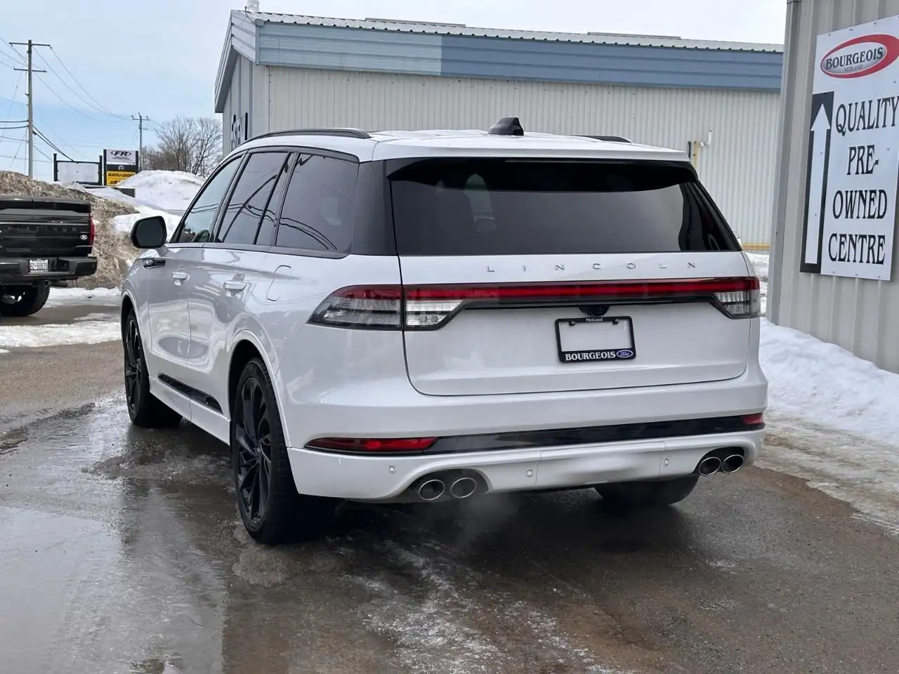Lincoln Aviator снимка Lincoln Aviator