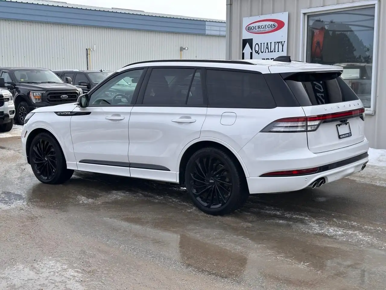 Lincoln Aviator снимка Lincoln Aviator