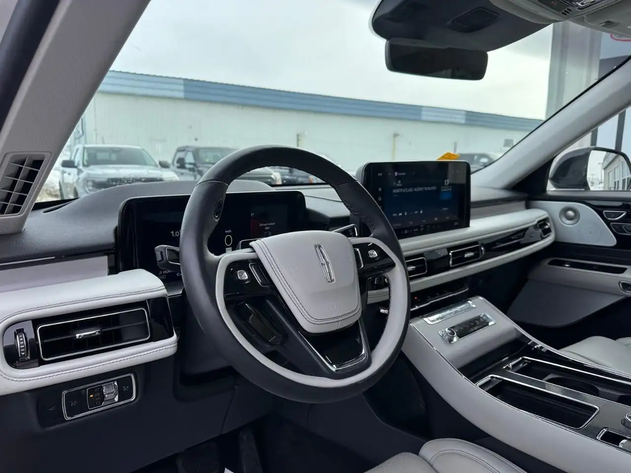 Lincoln Aviator снимка Lincoln Aviator