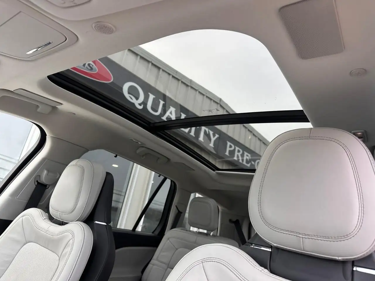 Lincoln Aviator снимка Lincoln Aviator