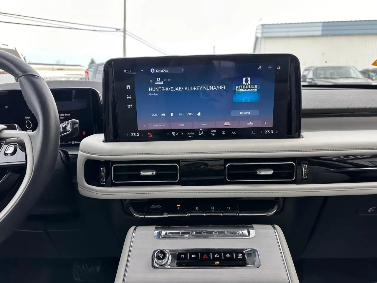 Lincoln Aviator снимка Lincoln Aviator