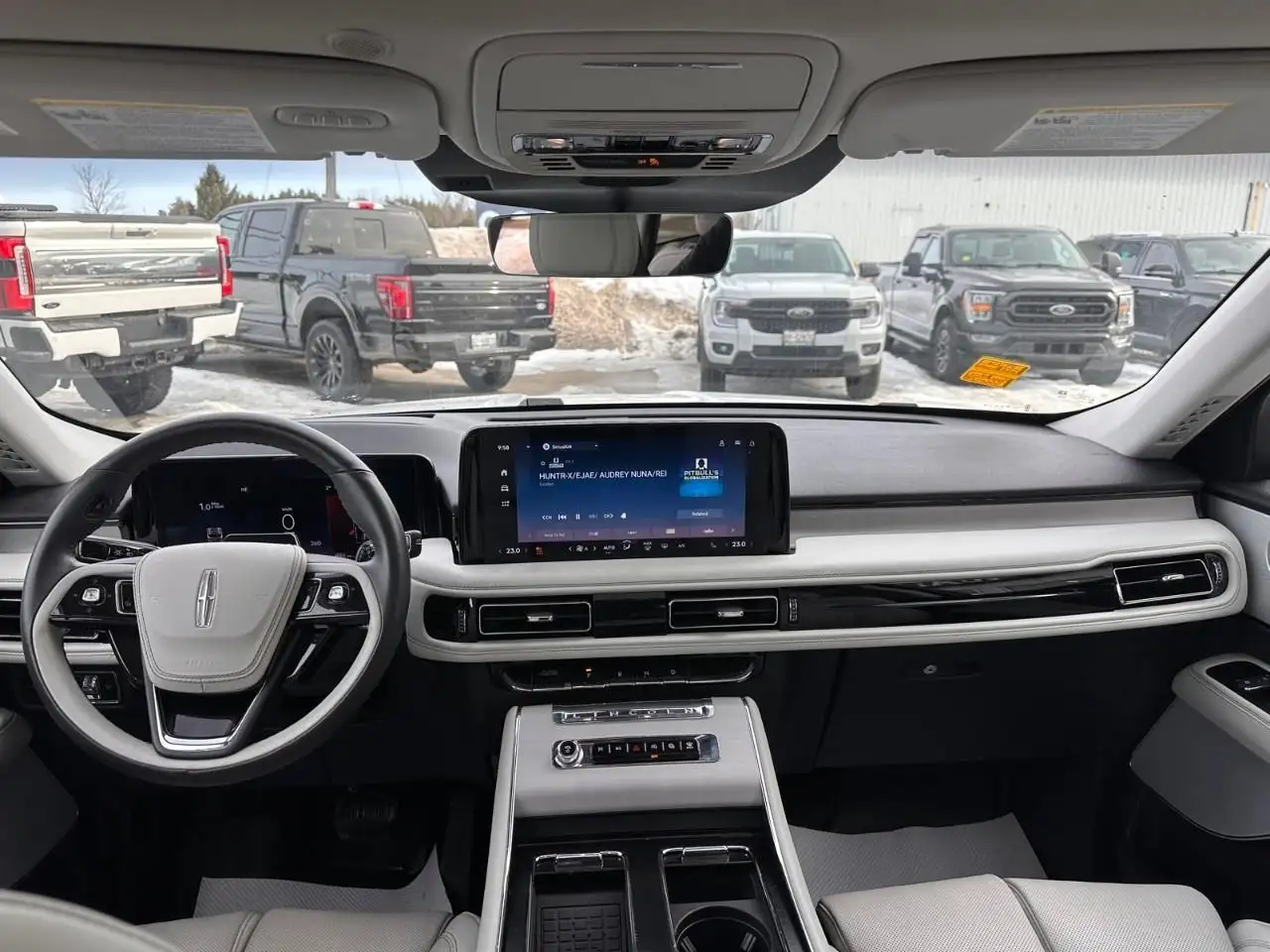 Lincoln Aviator снимка Lincoln Aviator