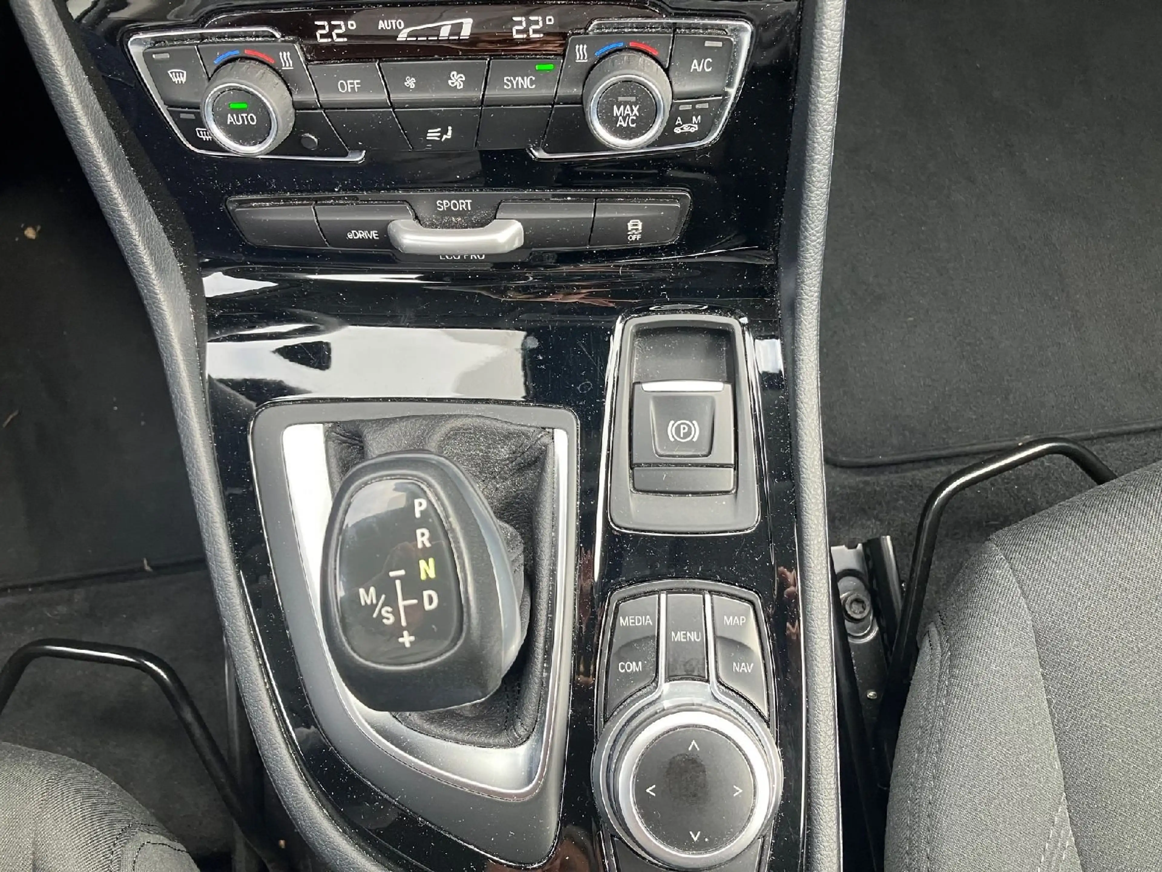 BMW 225 225 xe Aut Allrad, Plug-in Hybrid, Navi, ACC Alarm — photo 13