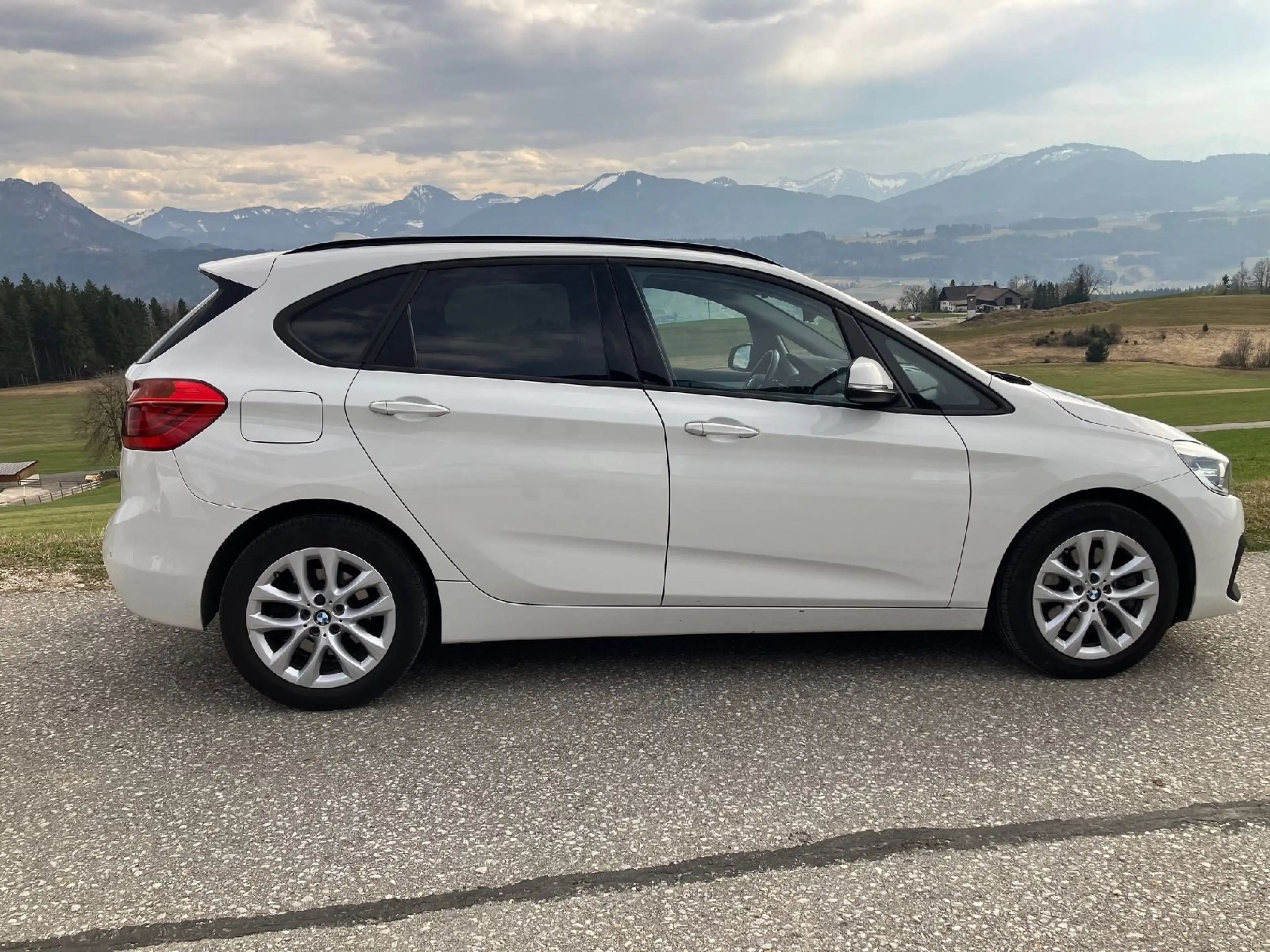 BMW 225 225 xe Aut Allrad, Plug-in Hybrid, Navi, ACC Alarm — photo 4