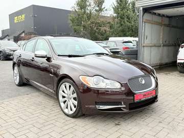 XF 3.0 V6 Diesel Premium Luxury