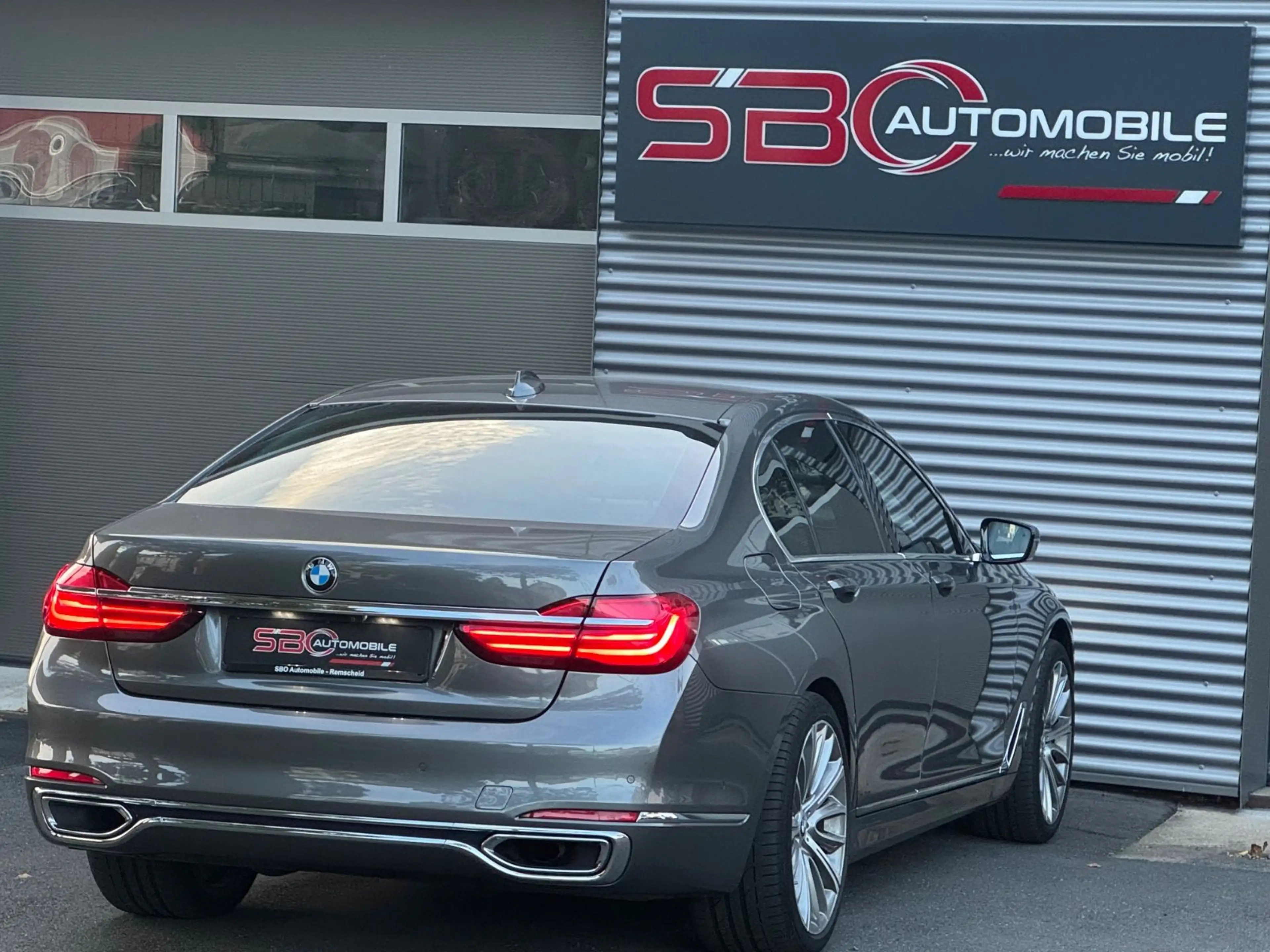 BMW 730 d xDrive — photo 4