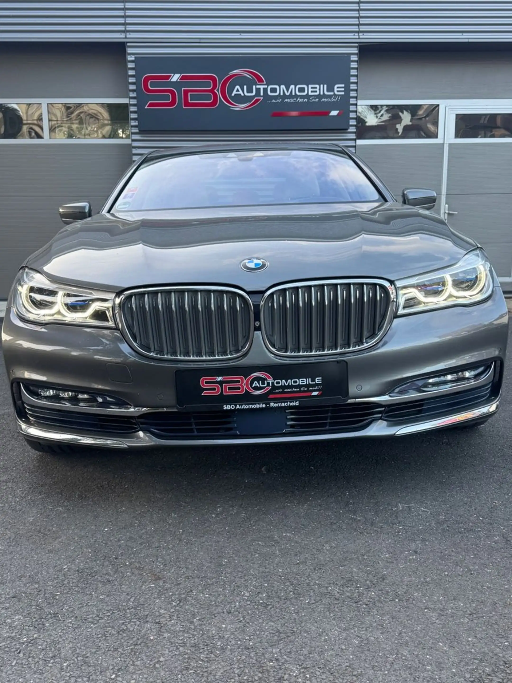 BMW 730 d xDrive — photo 9