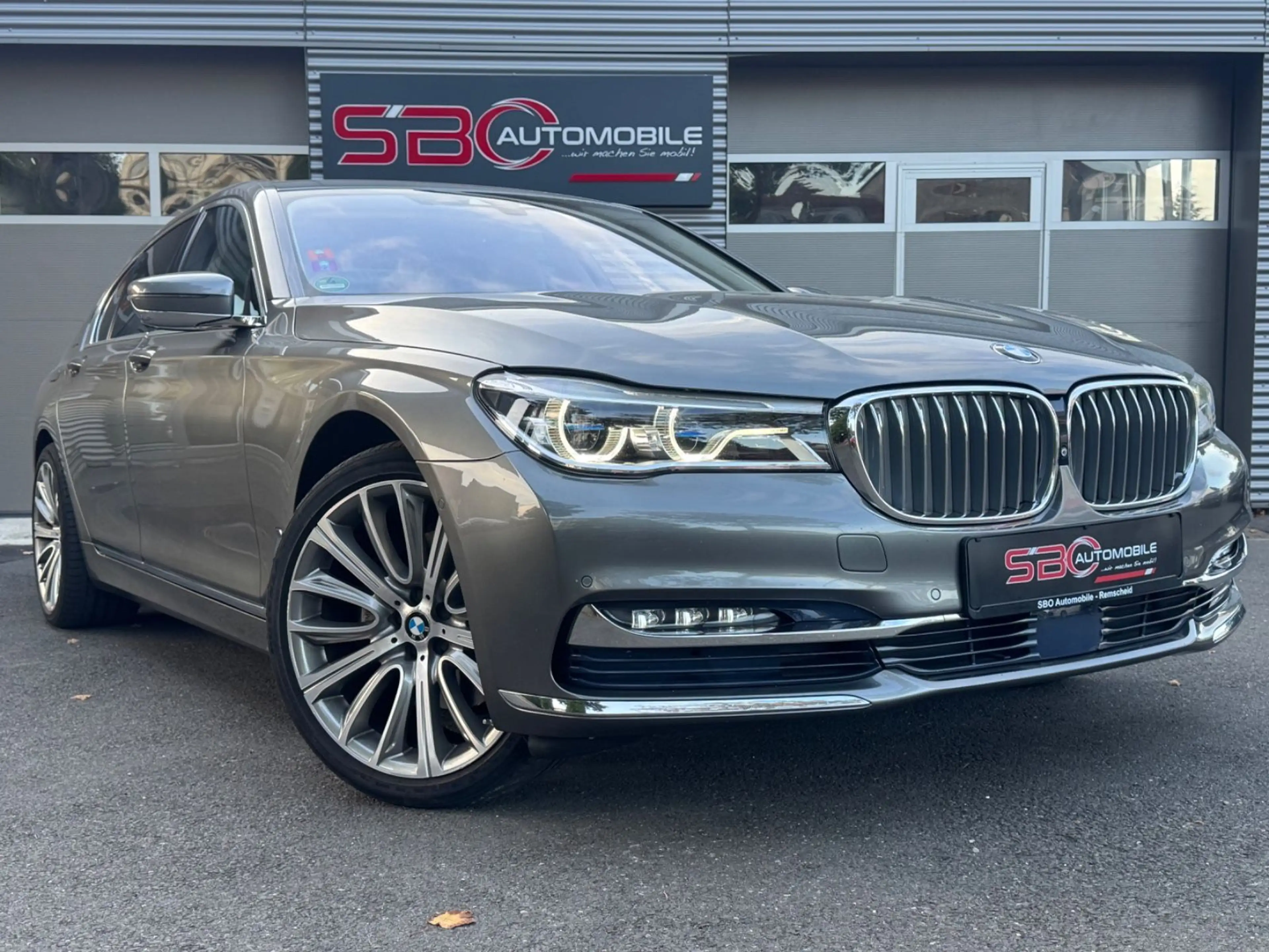 BMW 730 d xDrive — photo 2