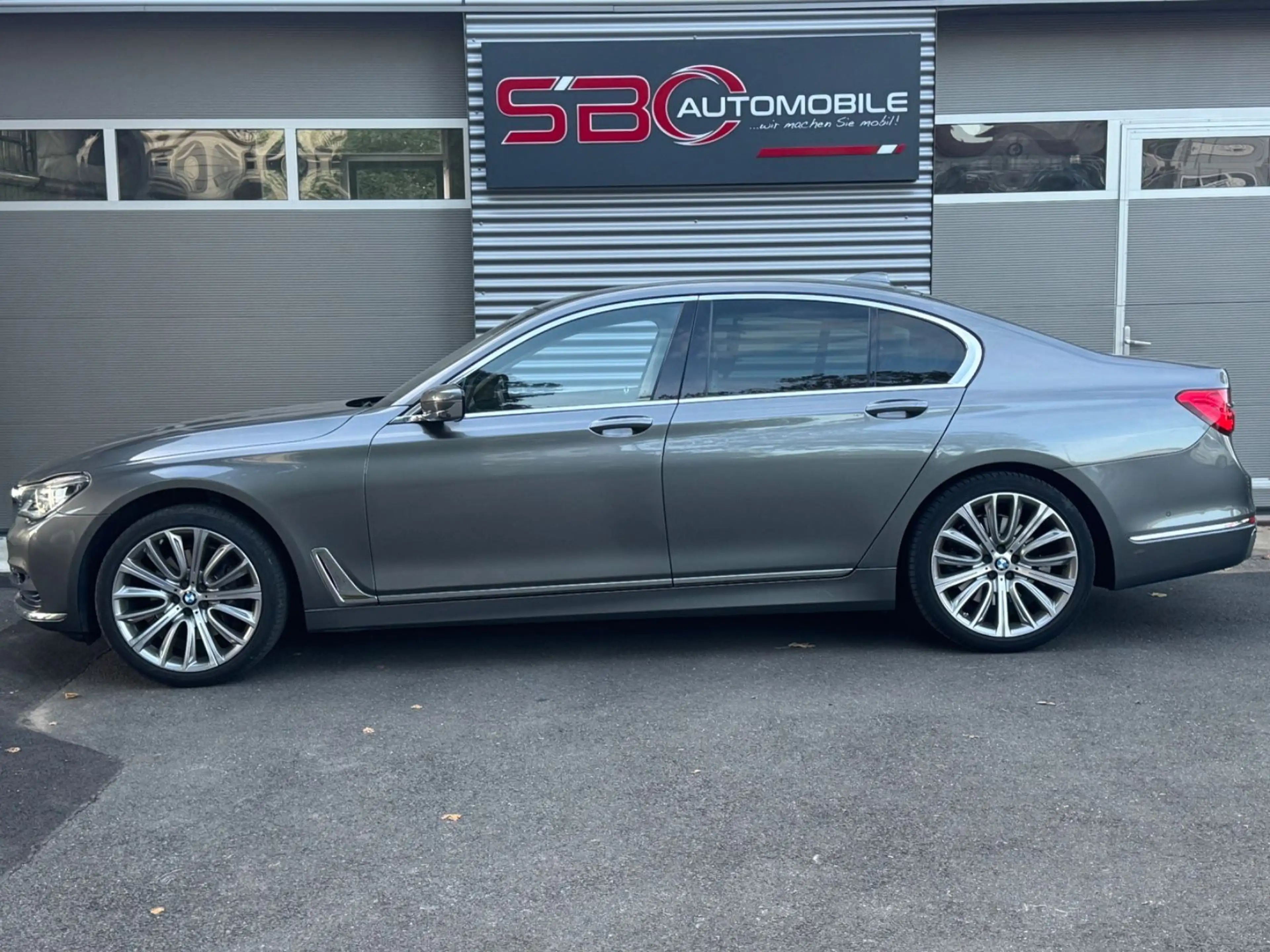 BMW 730 d xDrive — photo 7
