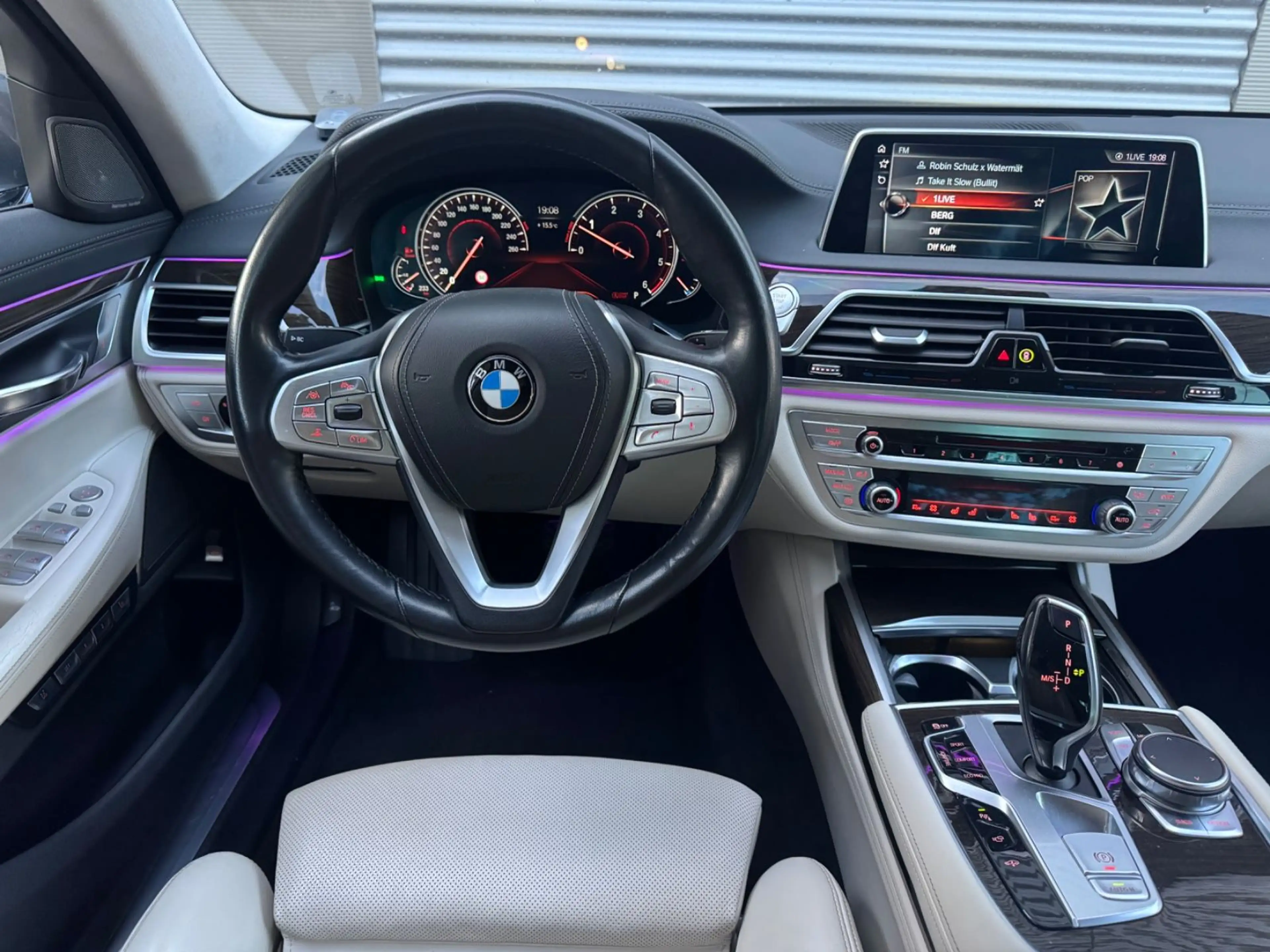 BMW 730 d xDrive — photo 14