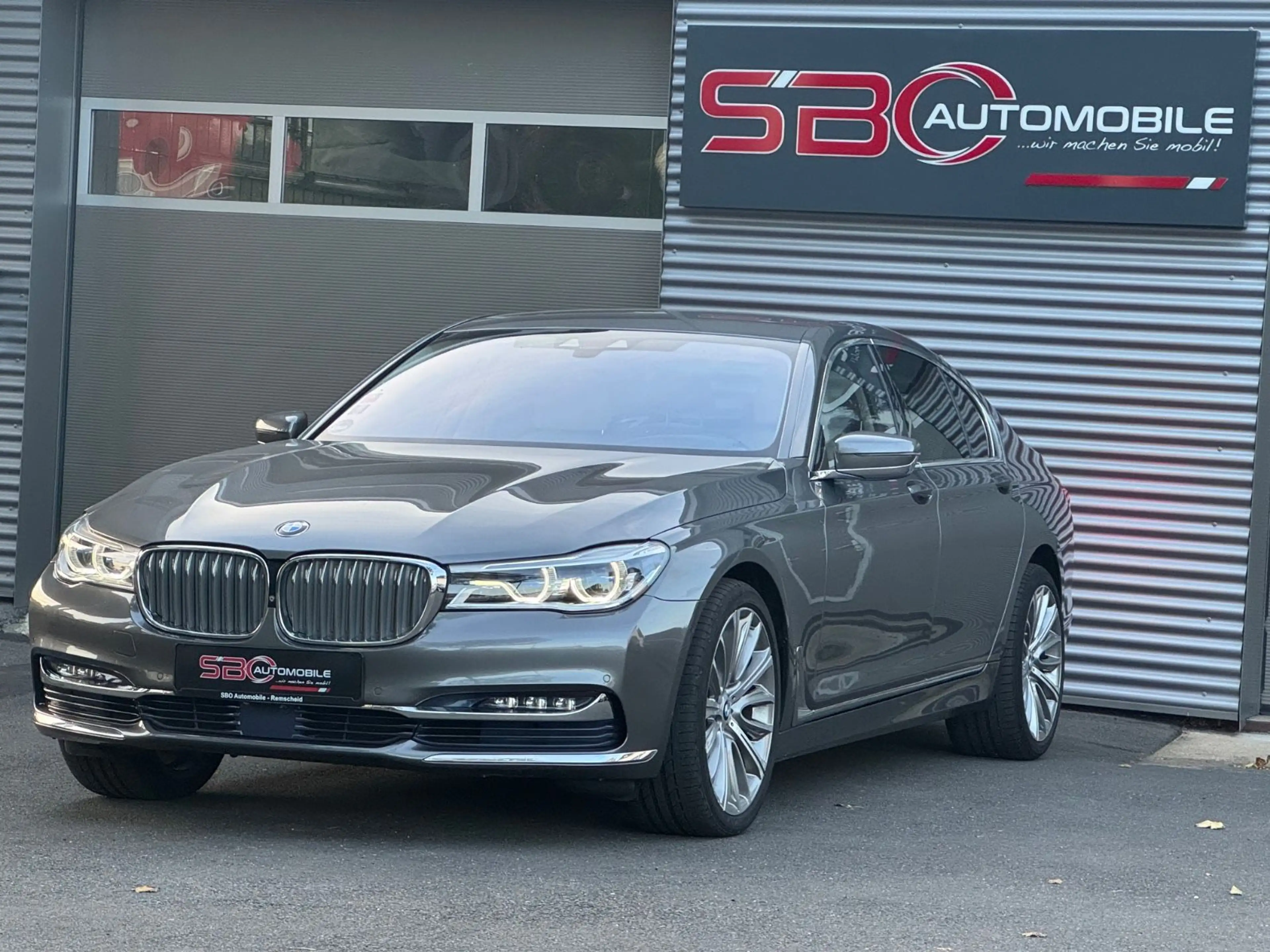 BMW 730 d xDrive — photo 12