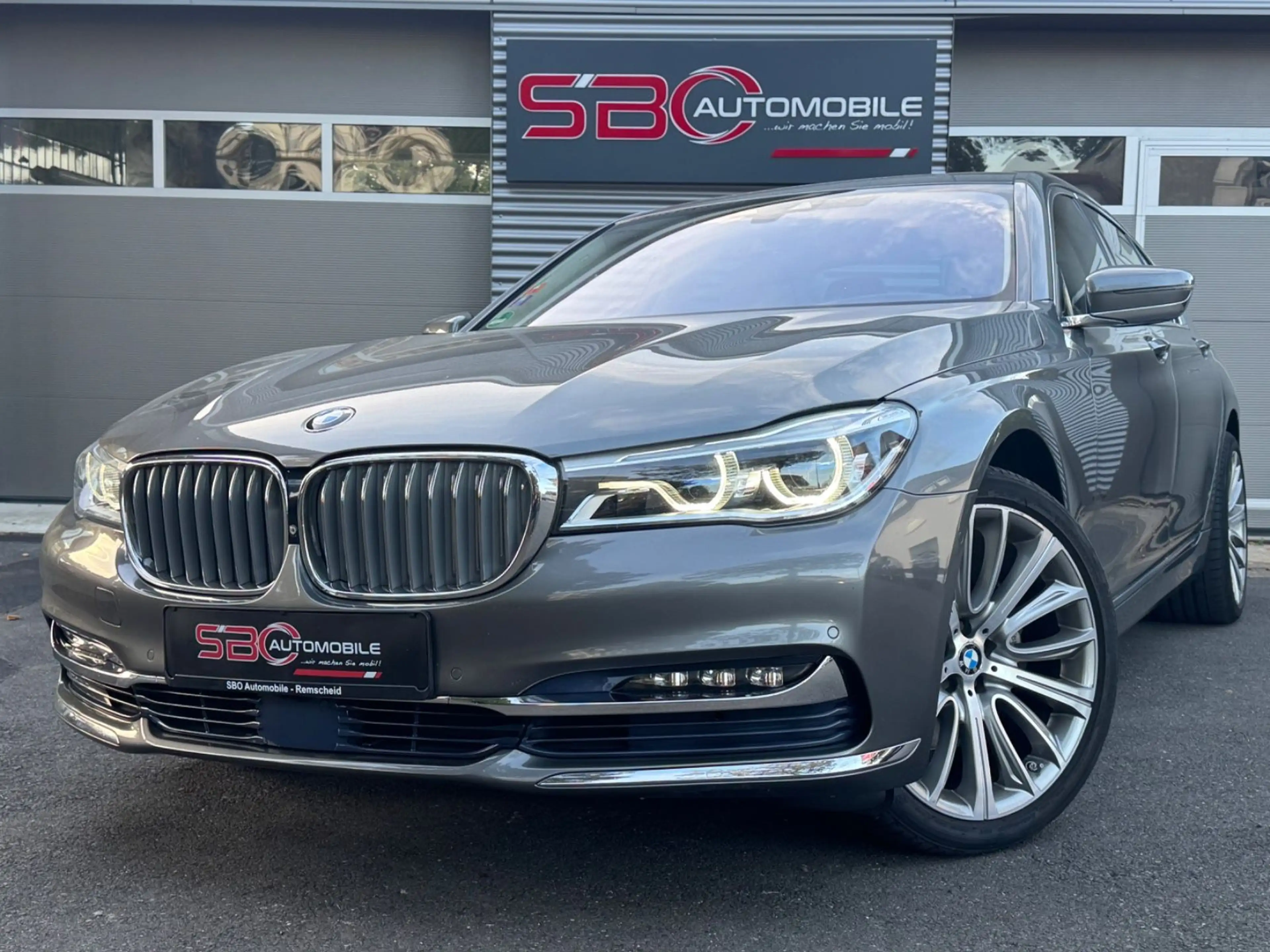 BMW 730 d xDrive — photo 11
