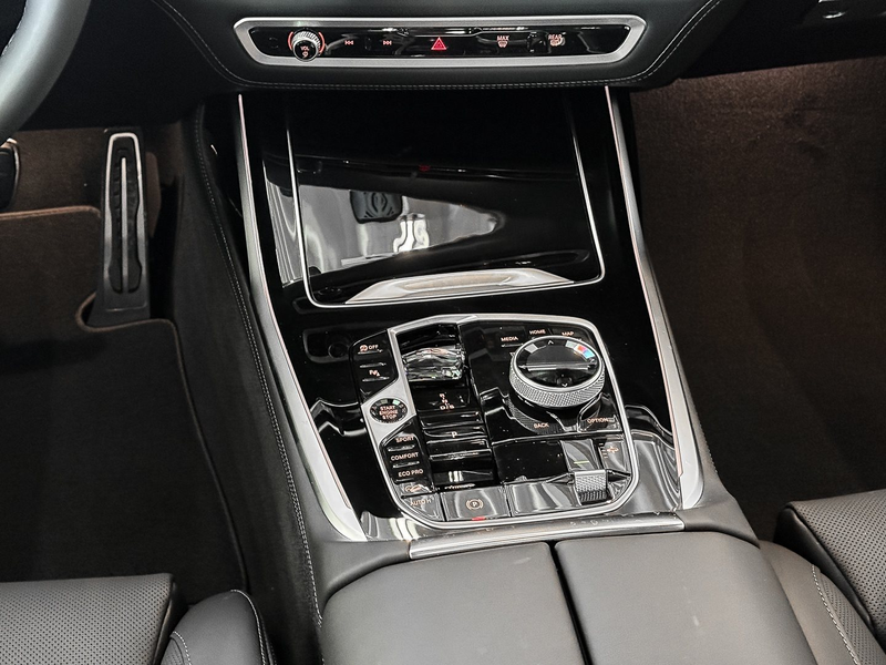 BMW X7 xDrive40d M Sport HUD PANO ACC AHK 360°KAM — photo 8