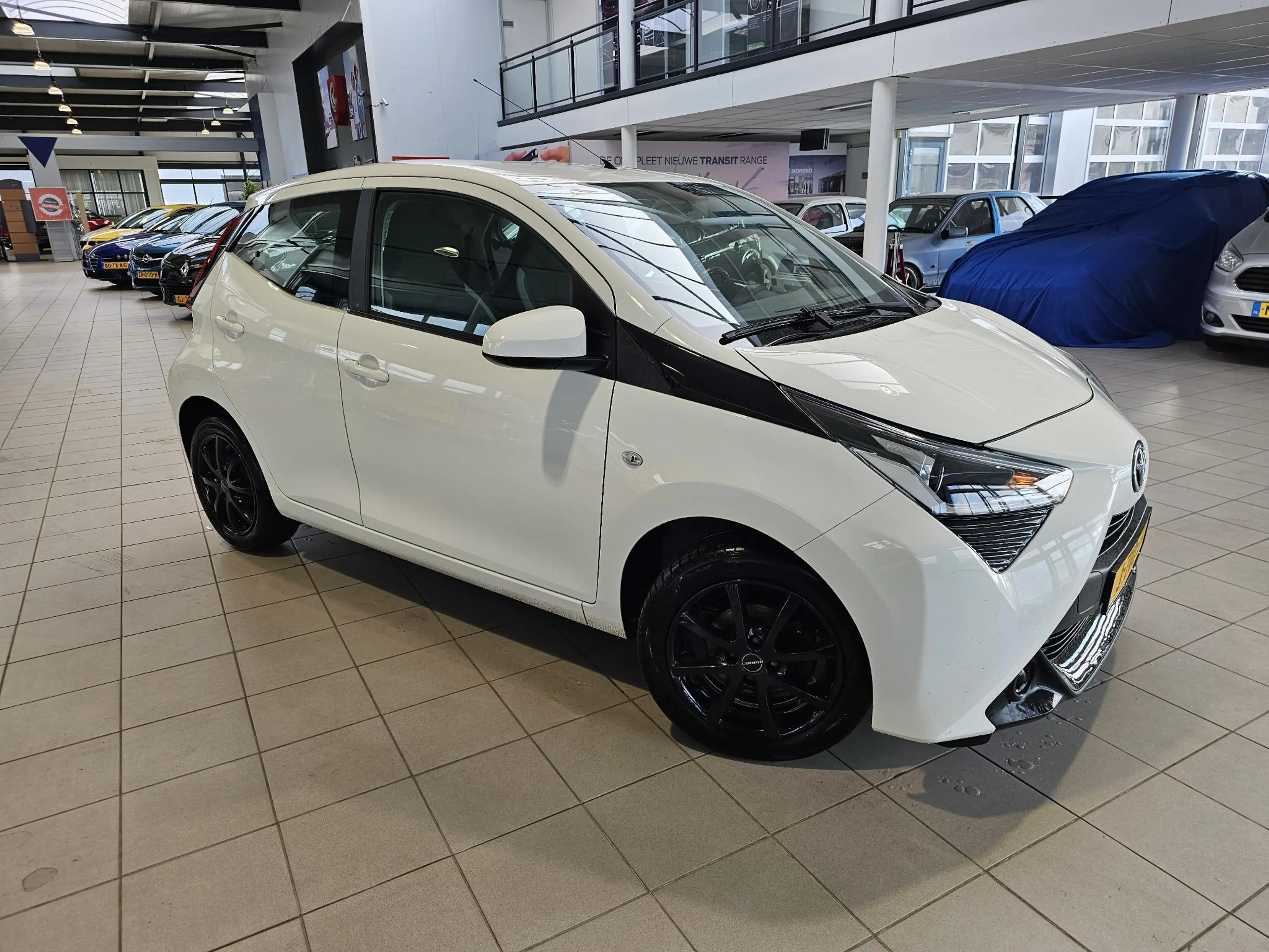 Toyota Aygo 1.0 VVT-i x-play limited