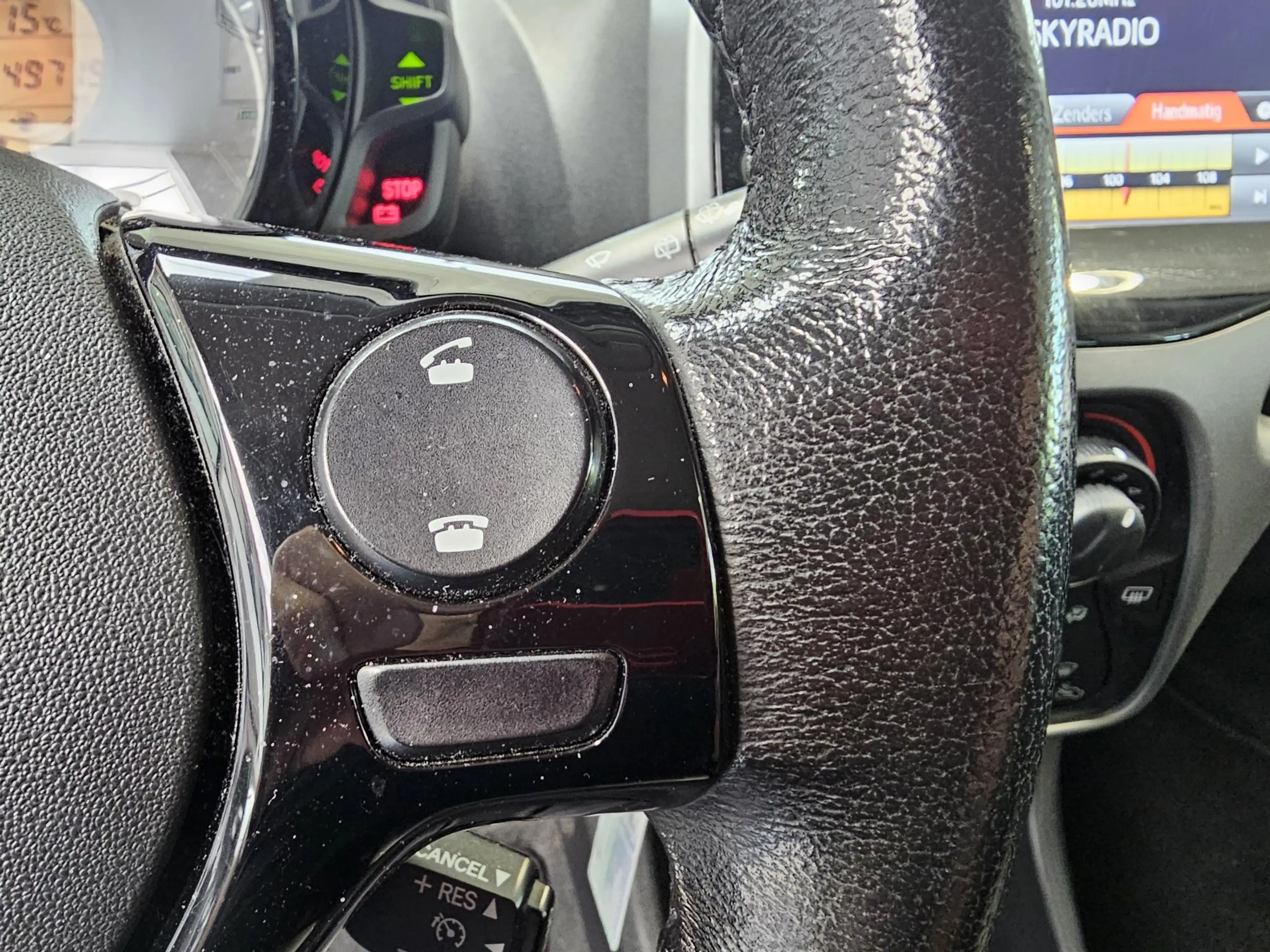 Toyota Aygo 1.0 VVT-i x-play limited — photo 15