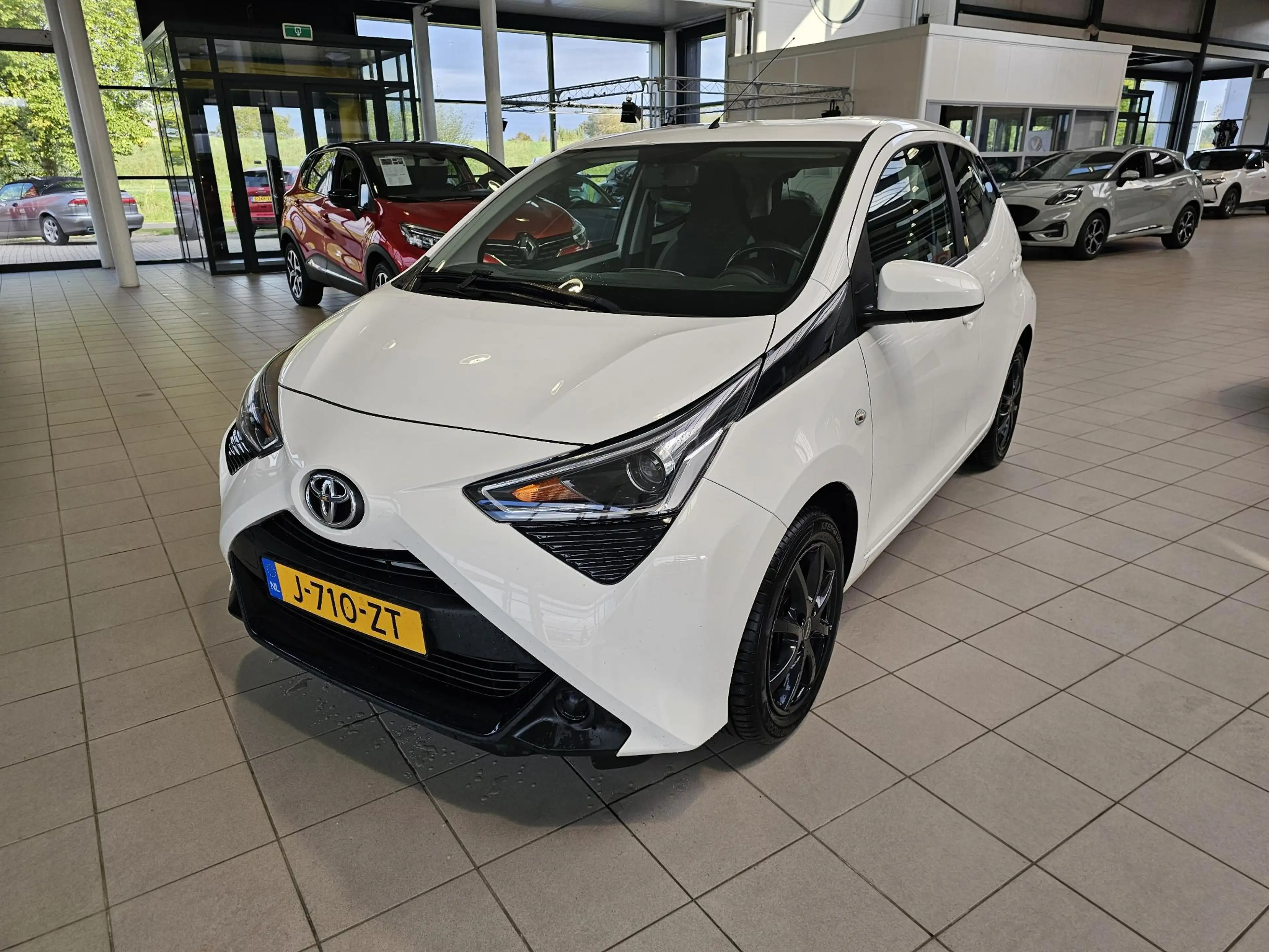 Toyota Aygo 1.0 VVT-i x-play limited — photo 8